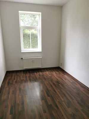 Schlafzimmer EG re.jpg