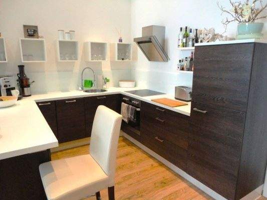 EBK mit Frühstückstheke