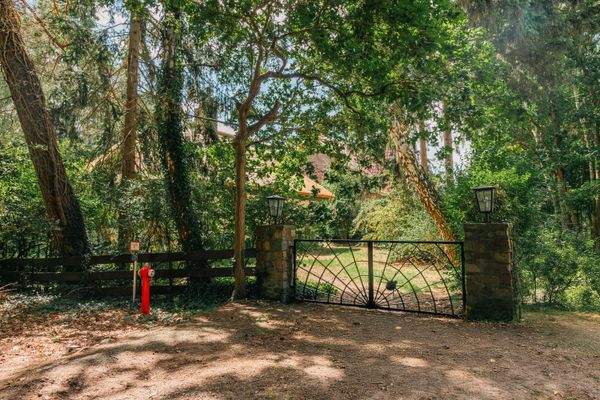 Privatsphäre genießen beim Ankommen auf dem Grundstück