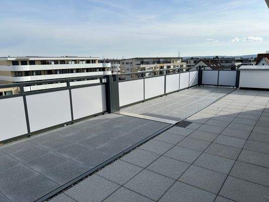 Große Dachterrasse mit Aussicht