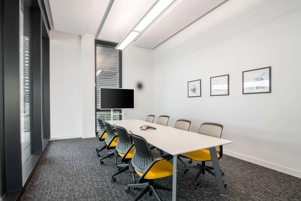 regus-berliner-strasse-300-cow