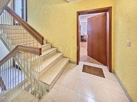 gepflegtes Treppenhaus