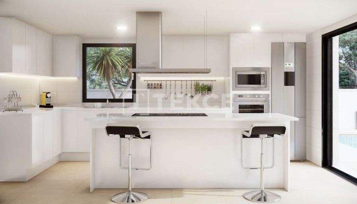 Villas Featuring Pools and Gardens in San Juan Alicante