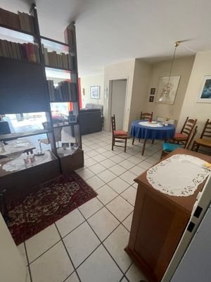 Blick ins Wohnzimmer vom Eingangsbereich