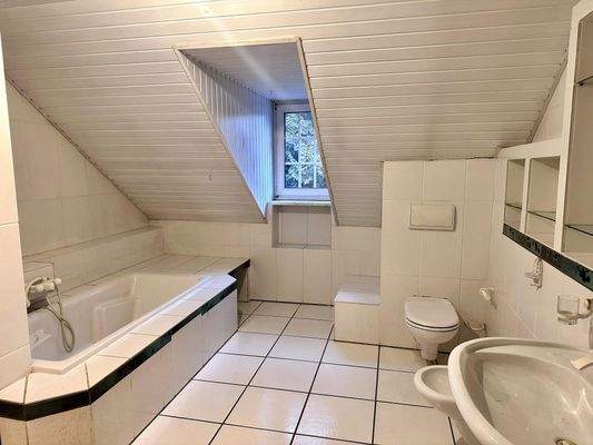 Bad 2 im Dachgeschoss