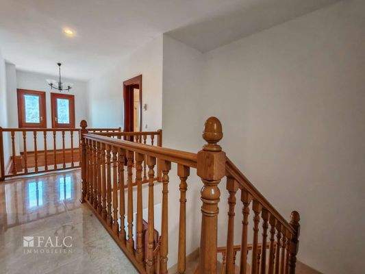 Corridor upper floor