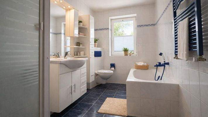 Maritimes Bad der Einliegerwohnung