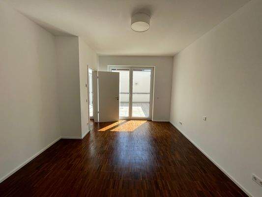 Schlafzimmer mit Schranknischen