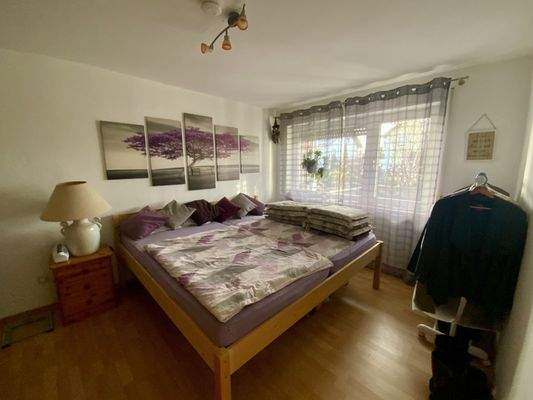 Schlafzimmer EG links