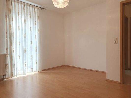 EG, Wohnung li., Zimmer 1