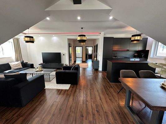 Wohn- und Esszimmer DG