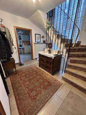 Diele und Treppe zum OG