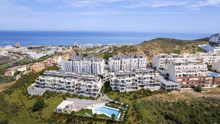 Manilva's Panoramic Golf-View Real Estate near the Beach