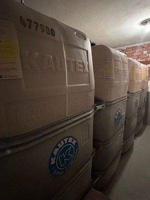 4 Öltanks für 8.000 Liter