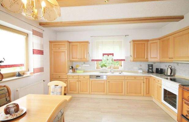 komfortabler Koch-/Essbereich (EG)