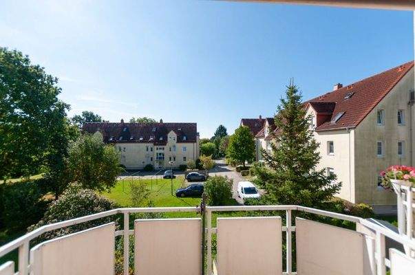 Südbalkon mit Blick ins Grüne