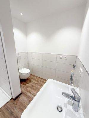 Gäste WC mit Dusche