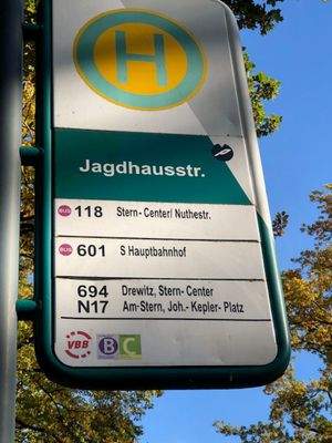 19. Bushaltestelle Jagdhausstr..jpg