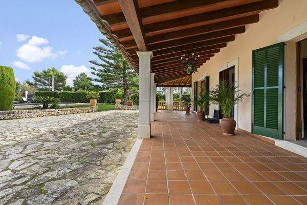 Überdachte Terrasse