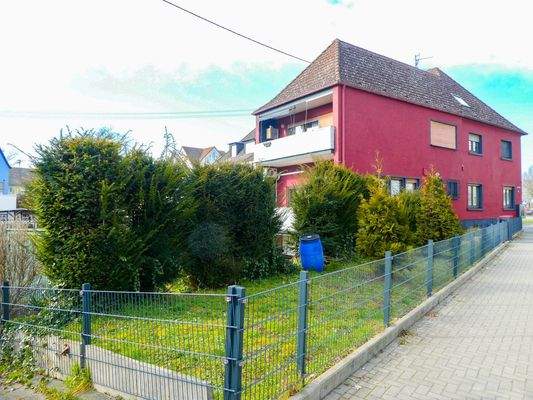 Haus- und Gartenansicht