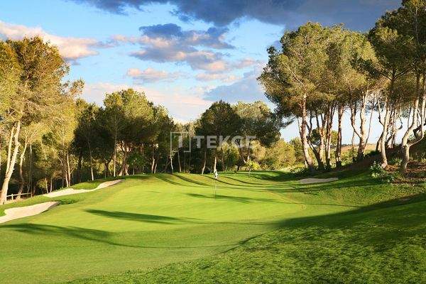 Detached Luxe Villa in a Golf Resort in San Miguel de Salinas