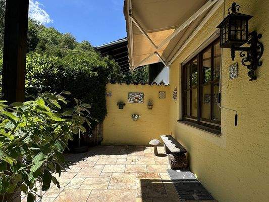 Impressionen vom Garten und der sonnigen Terrasse (Ausrichtung Süd-West)