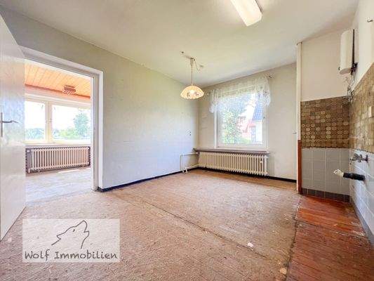 Küche EG mit Tür zum Anbau