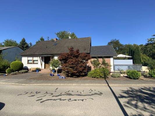 Frontansicht mit Anbau