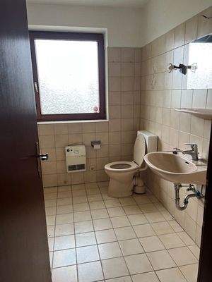 EG Bad Wohnung rechts