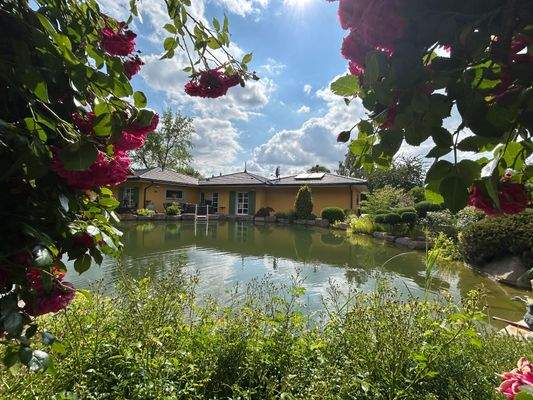 Hausansicht - Badeteich