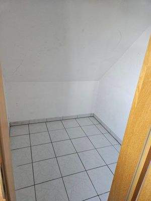 Abstellraum im Schlafzimmer