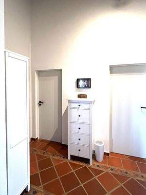 Flur, re. Schlafzimmer 3