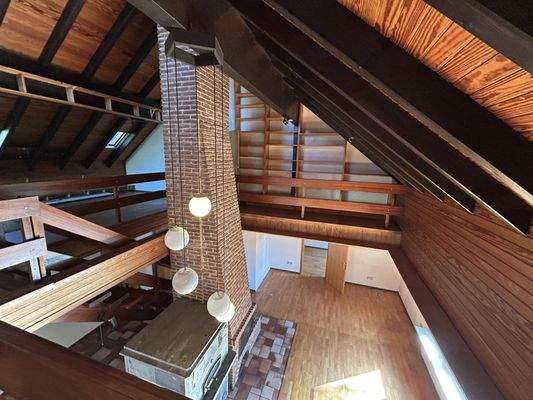 Blick von der Galerie ins Wohnzimmer