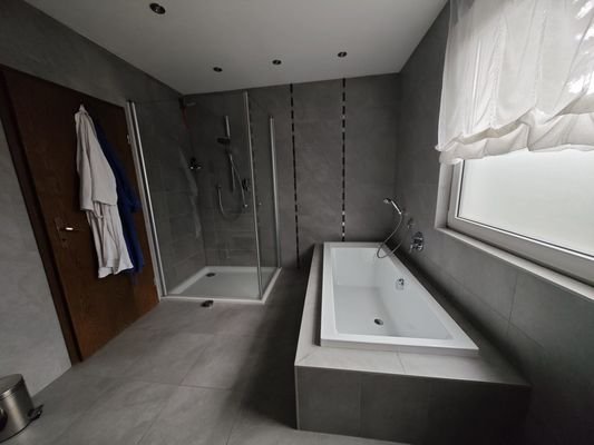Badezimmer EG