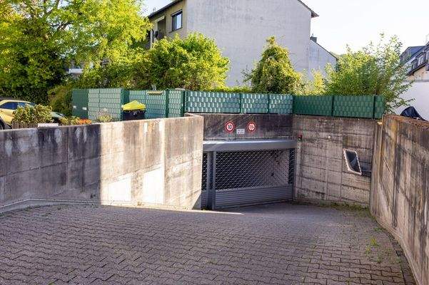 Tiefgaragenzufahrt