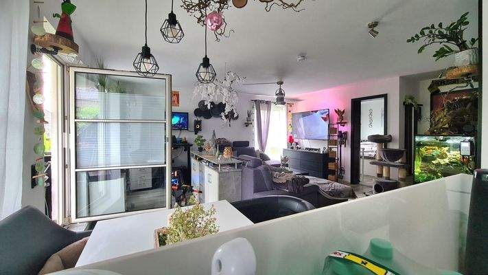 EH 2 - EG links - Küche mit Blick in den Wohn-/Essbereich