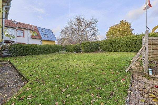 Großzügiger Garten