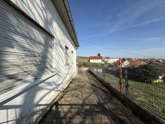 Seitliche Ansicht Gemeindehaus