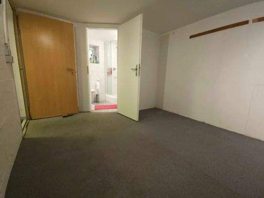 Kellerraum + Bad mit WC