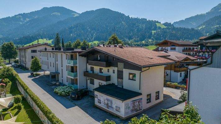 KITZIMMO-Grundstück mit Baugenehmigung für 5 Wohnungen - Immobilien Söll.