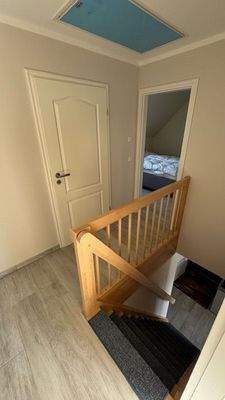 Flur DG mit Treppe.jpg