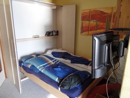 Schrank mit Klappbett
