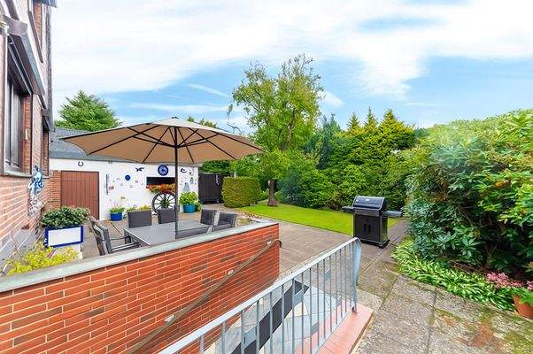 Terrasse und Garten virtuell möbliert