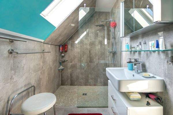 DG Duschbad Ansicht 2