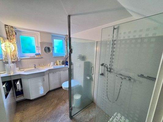 Duschbad im Erdgeschoss