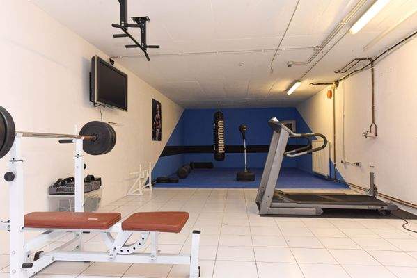 gefliester Hobby-/Fitnessraum 