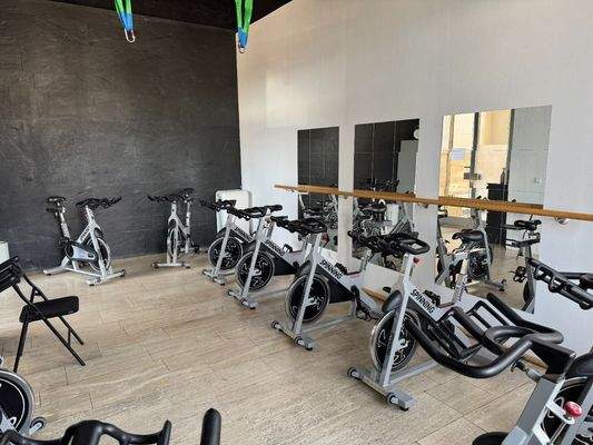 Cyclingfläche im Erdgeschoss
