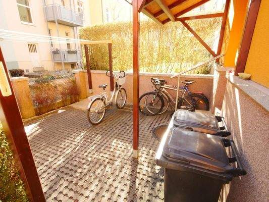  ABSTELLFLÄCHE für Fahrräder im HOF