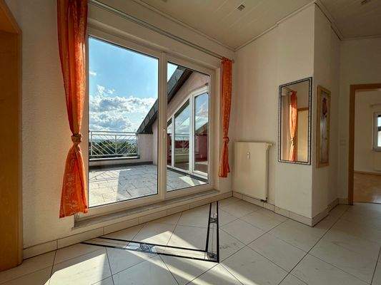 Flur mit Blick auf Terrasse