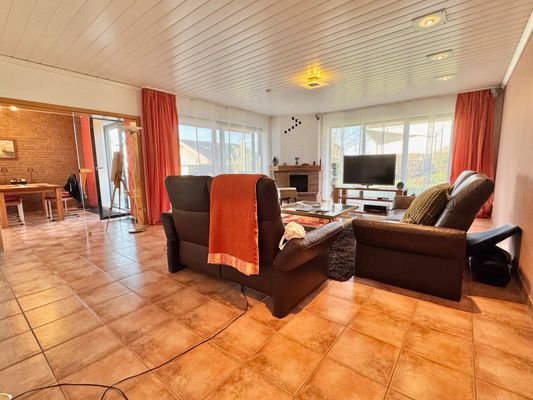 großes Wohnzimmer